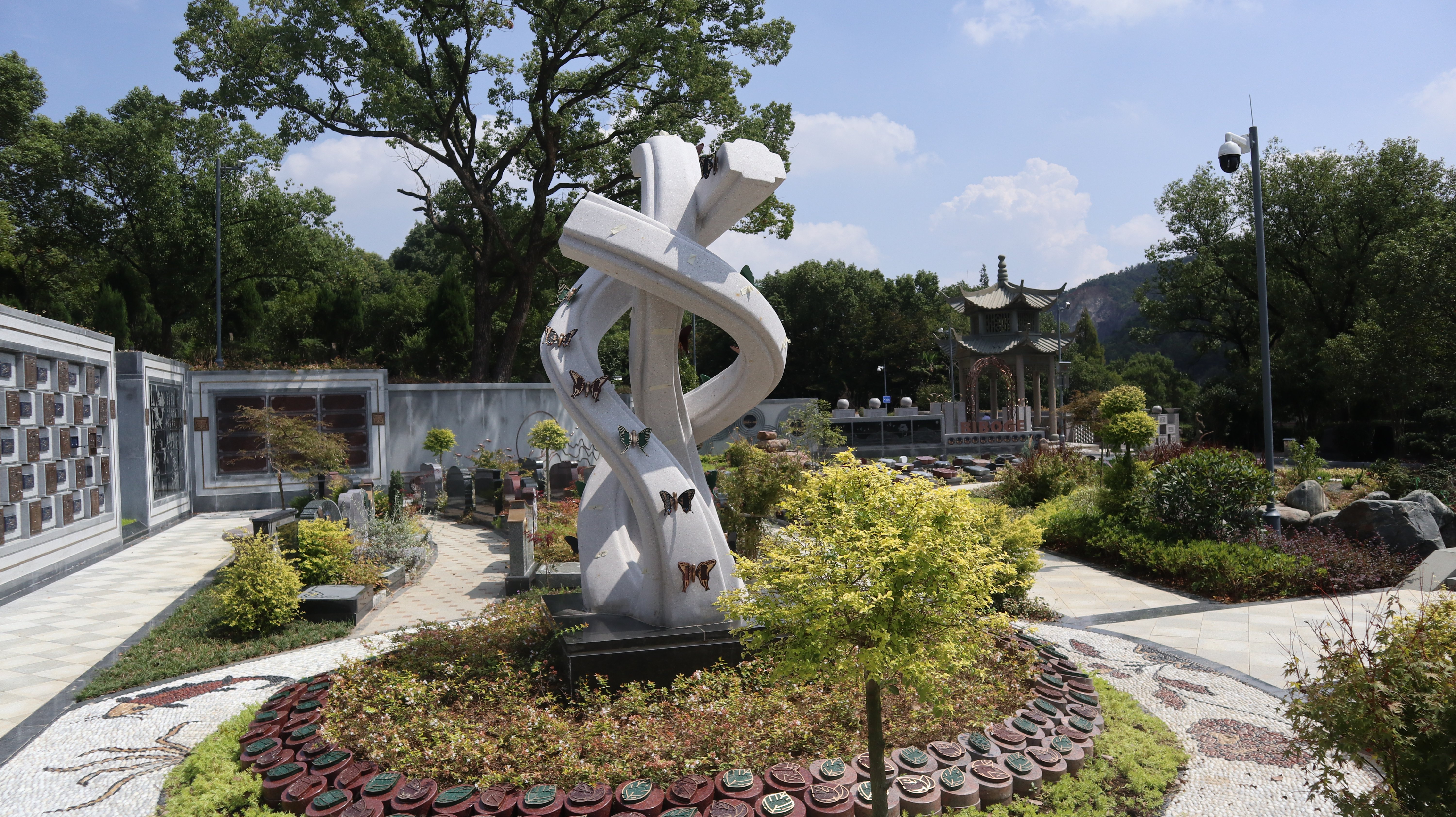 新宝gg以”微改造”引领老旧墓园走向绿色生态未来