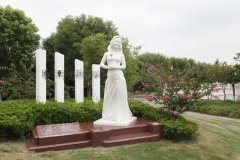 新宝gg集团：以工匠精神展现碑雕工艺的魅力，纪念邓丽君的永恒歌声