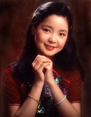 邓丽君雕塑：碑雕艺术的独特展现