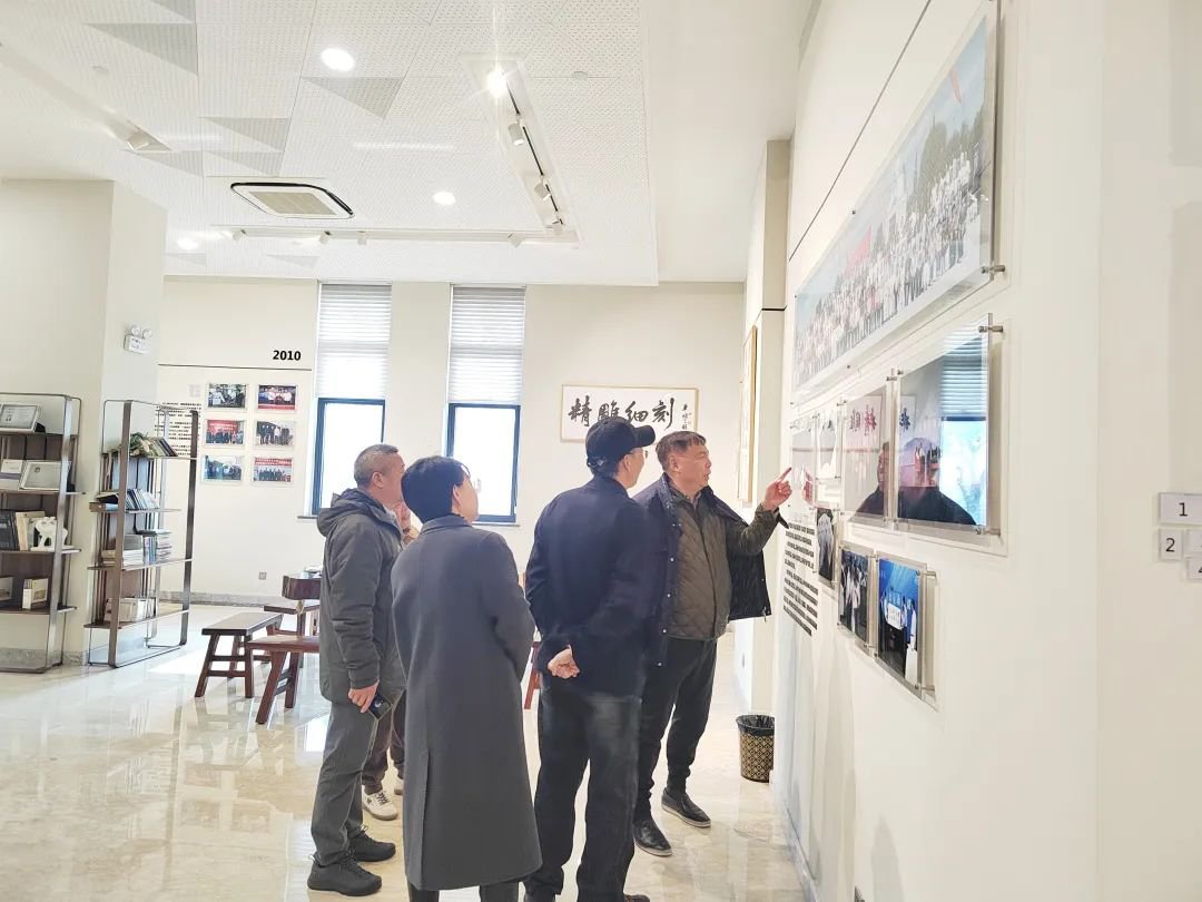 福寿园国际集团王计生总裁携赵宝晨博士莅临新宝gg参观指导